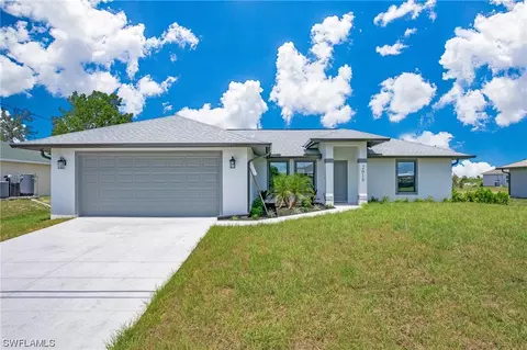 6013 Thorpe Ave, Fort Myers, FL 33905