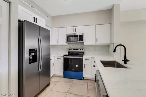 20320 Estero Gardens Cir #206, Estero, FL 33928