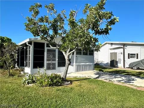 4520 Mayflower Way E, Estero, FL 33928 photo 2