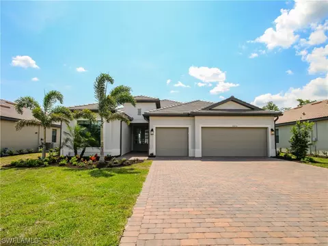 20214 Kingmont Dr, Estero, FL 33928