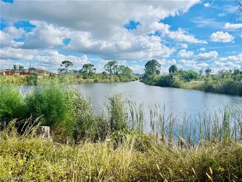 826 NE 39th St, Cape Coral, FL 33909