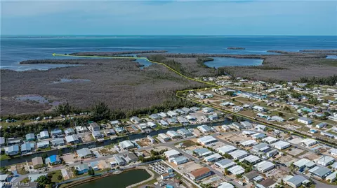 7058 Drum Dr, Saint James City, FL 33956
