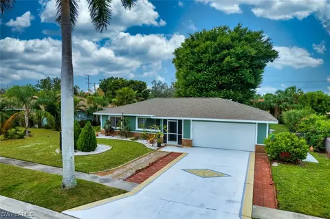 6995 Pickadilly Ct, Fort Myers, FL 33919