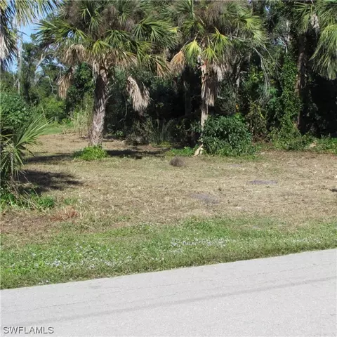 7480 Tropical Ln, Bokeelia, FL 33922