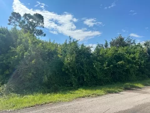 521 Truman Ave, Lehigh Acres, FL 33972