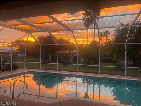 2600 E 10th St, Lehigh Acres, FL 33936