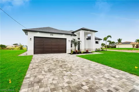 916 NE 11th Ave, Cape Coral, FL 33909