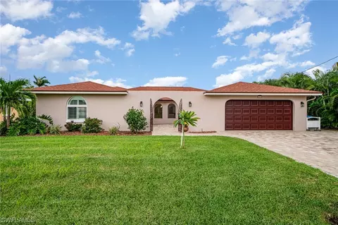 1432 Venetian Ct, Cape Coral, FL 33904