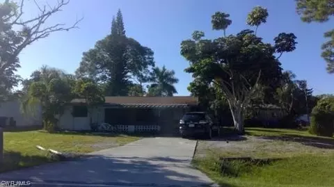 10164 Pennsylvania Ave, Bonita Springs, FL 34135