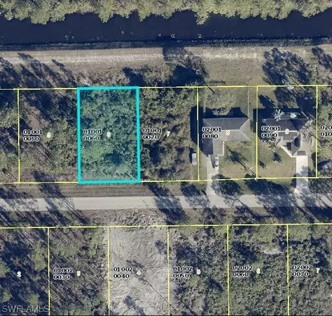 923 Bolivia Dr, Lehigh Acres, FL 33974