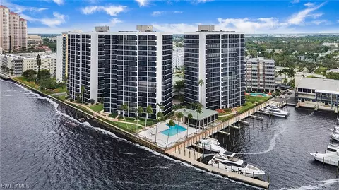 1910 Virginia Ave #401, Fort Myers, FL 33901