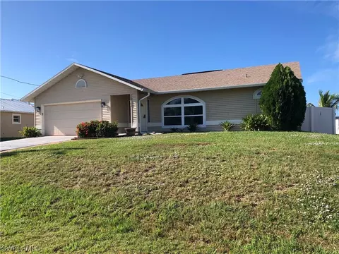214 SW 10th Pl, Cape Coral, FL 33991