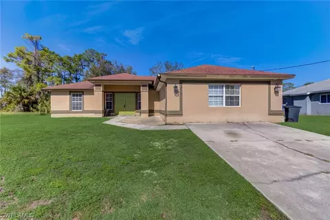 5018 S Rosebud Cir, Labelle, FL 33935