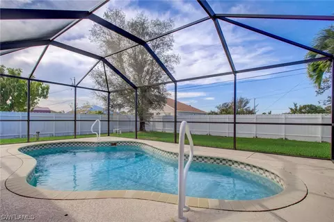 1626 SW 15th Pl, Cape Coral, FL 33991