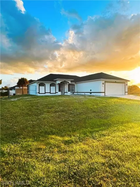 3017 38th St SW, Lehigh Acres, FL 33976
