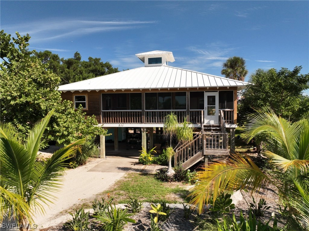 211 White Pelican Dr  