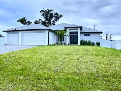 330 NE 10th St, Cape Coral, FL 33909