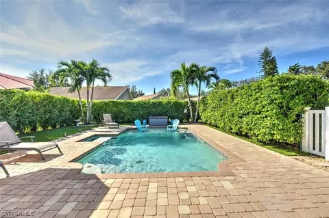 9211 Middle Oak Dr, Fort Myers, FL 33967