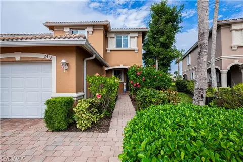 2413 Laurentina Ln, Cape Coral, FL 33909