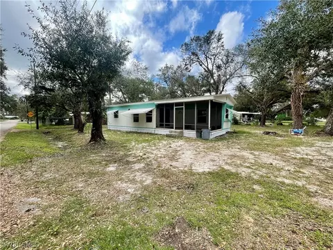 1251 Mohawk Ave, Labelle, FL 33935