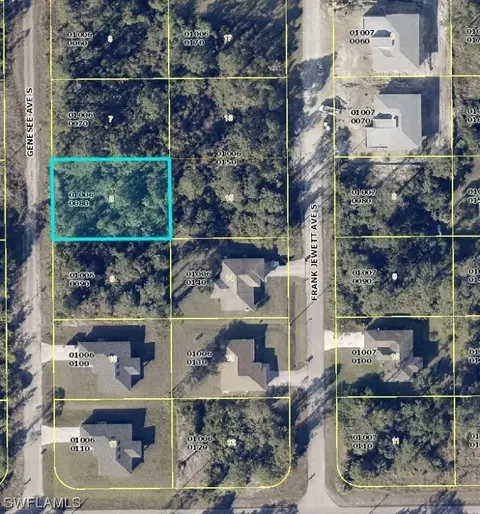 525 Genesee Ave S, Lehigh Acres, FL 33974