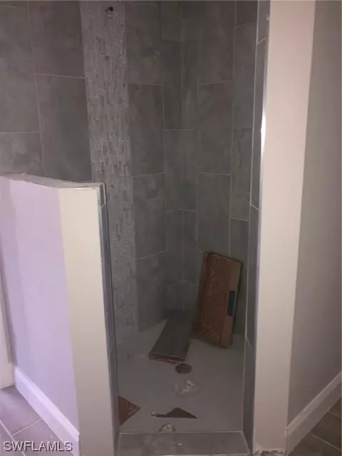 Bath - 8035 Sandy Cir, Labelle, FL 33935 photo 7 of 7