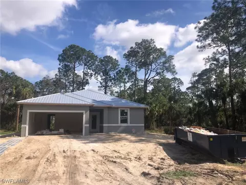 Exterior - 8035 Sandy Cir, Labelle, FL 33935 photo 2 of 11