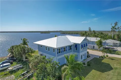 8541 Marie Ln, Bokeelia, FL 33922