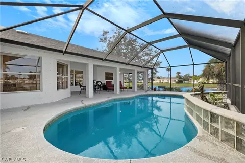 2403 Bay Plz, Lehigh Acres, FL 33936