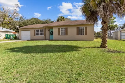 4043 E Sunflower Cir, Labelle, FL 33935