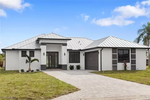 24 Crestwood Cir S, Lehigh Acres, FL 33936