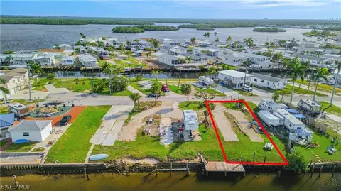 861 Oak St, Fort Myers Beach, FL 33931
