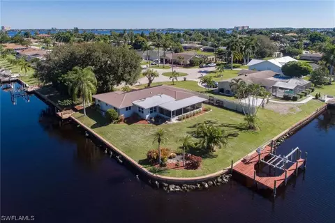 1402 Willshire Ct, Cape Coral, FL 33904