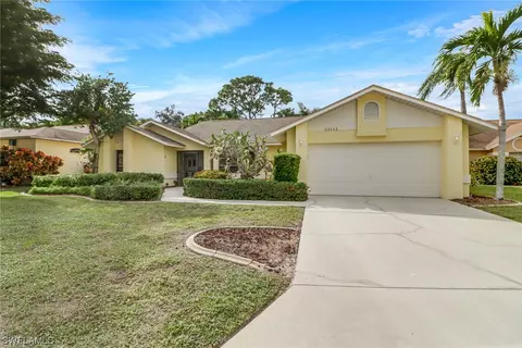 22662 Forest View Dr, Estero, FL 33928