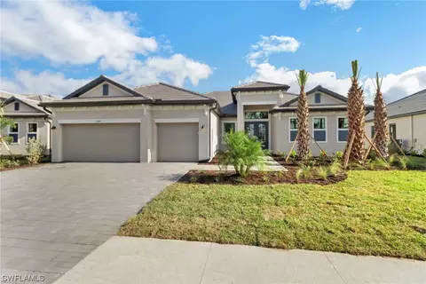 11045 Hanging Vine Dr, Fort Myers, FL 33913