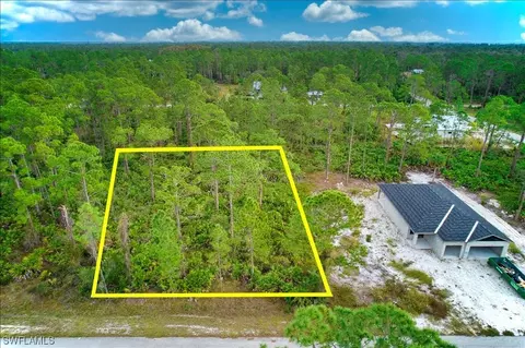2104 Canton Ave, Alva, FL 33920