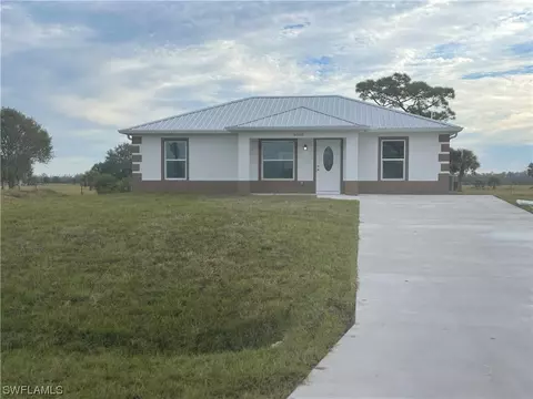 9002 Melody Ct, Labelle, FL 33935