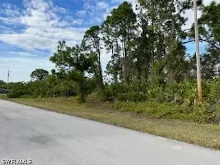 1051 Venture St, Lehigh Acres, FL 33974