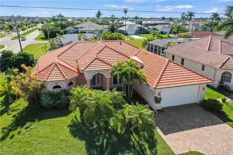2102 Cape Coral Pkwy W, Cape Coral, FL 33914