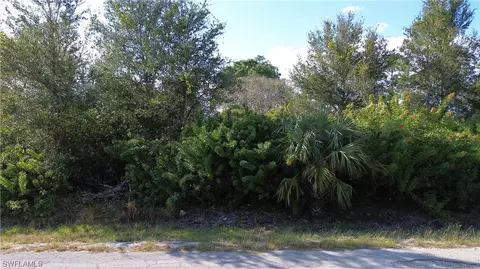1409 Pine Ave, Lehigh Acres, FL 33972