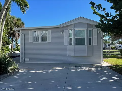 leopard ln #389, Naples, FL 34114