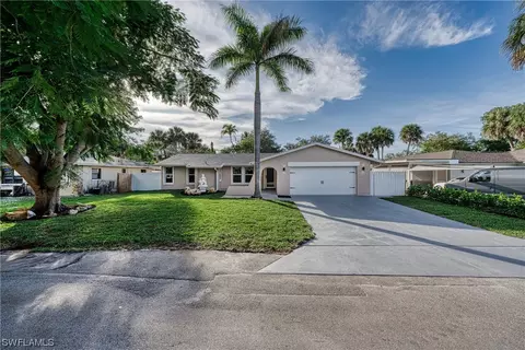 3112 Gordon St, Naples, FL 34112