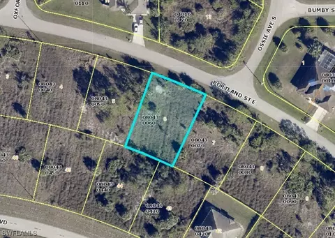826 Portland St E, Lehigh Acres, FL 33974