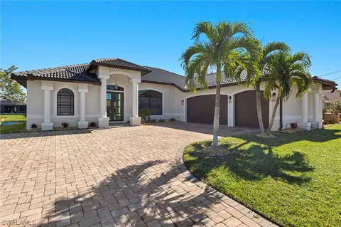2213 SW 8th Ct, Cape Coral, FL 33991