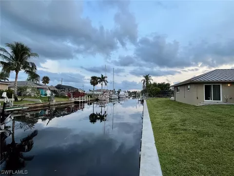 4560 Vinsetta Ave, North Fort Myers, FL 33903