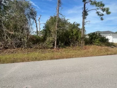 488 Lillon Ave S, Lehigh Acres, FL 33974