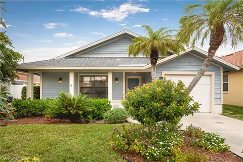 823 108th Ave N, Naples, FL 34108