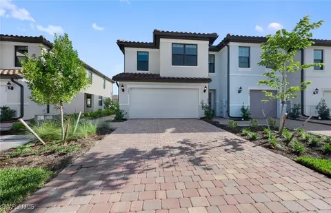 1541 Fells Cove Ln, Cape Coral, FL 33909