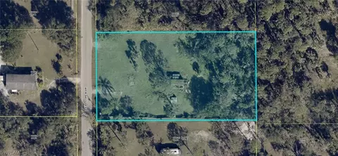 8241 Bartholomew Dr, North Fort Myers, FL 33917