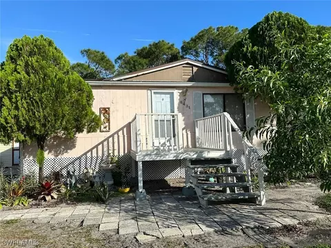 8431 Mcdaniel Dr, North Fort Myers, FL 33917
